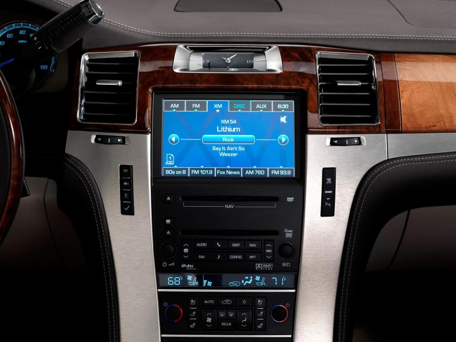  Cadillac Escalade Platinum 2011 года  (фото 5 из 8)